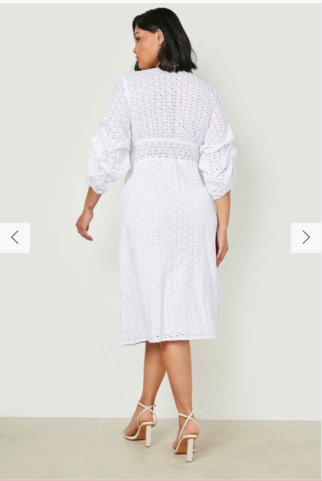 Robe en broderie anglaise à manches volumineuses