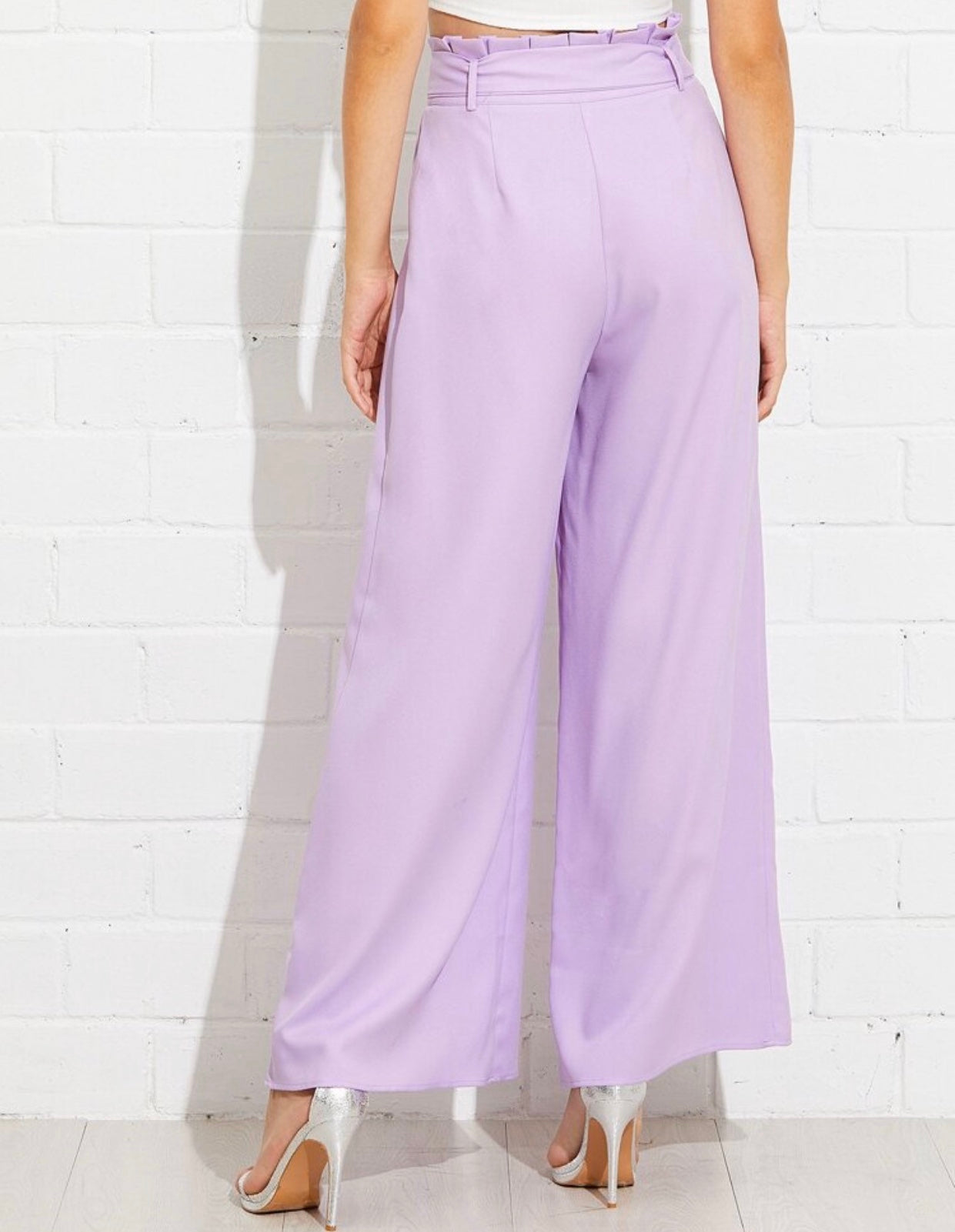 Pantalon ceinturé à taille plissé