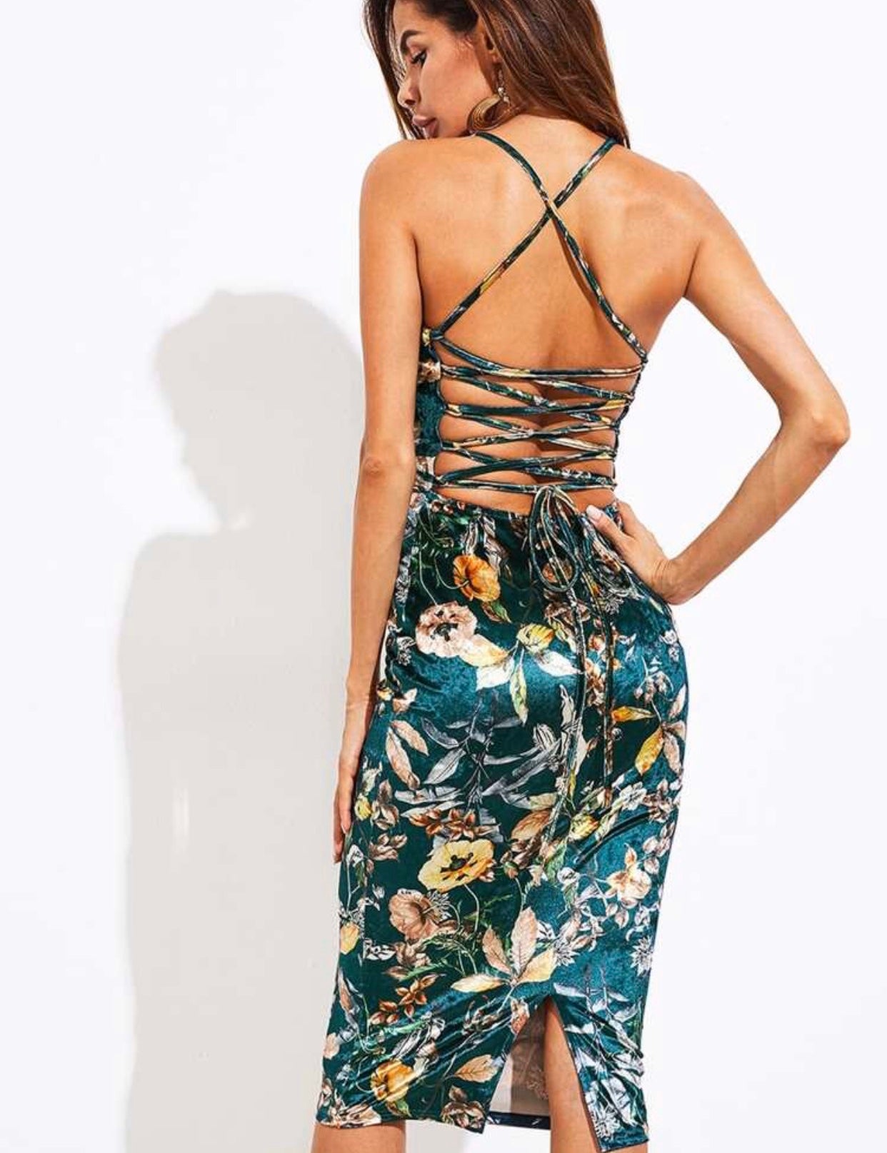 Robe à bretelle en velours avec lacet au dos