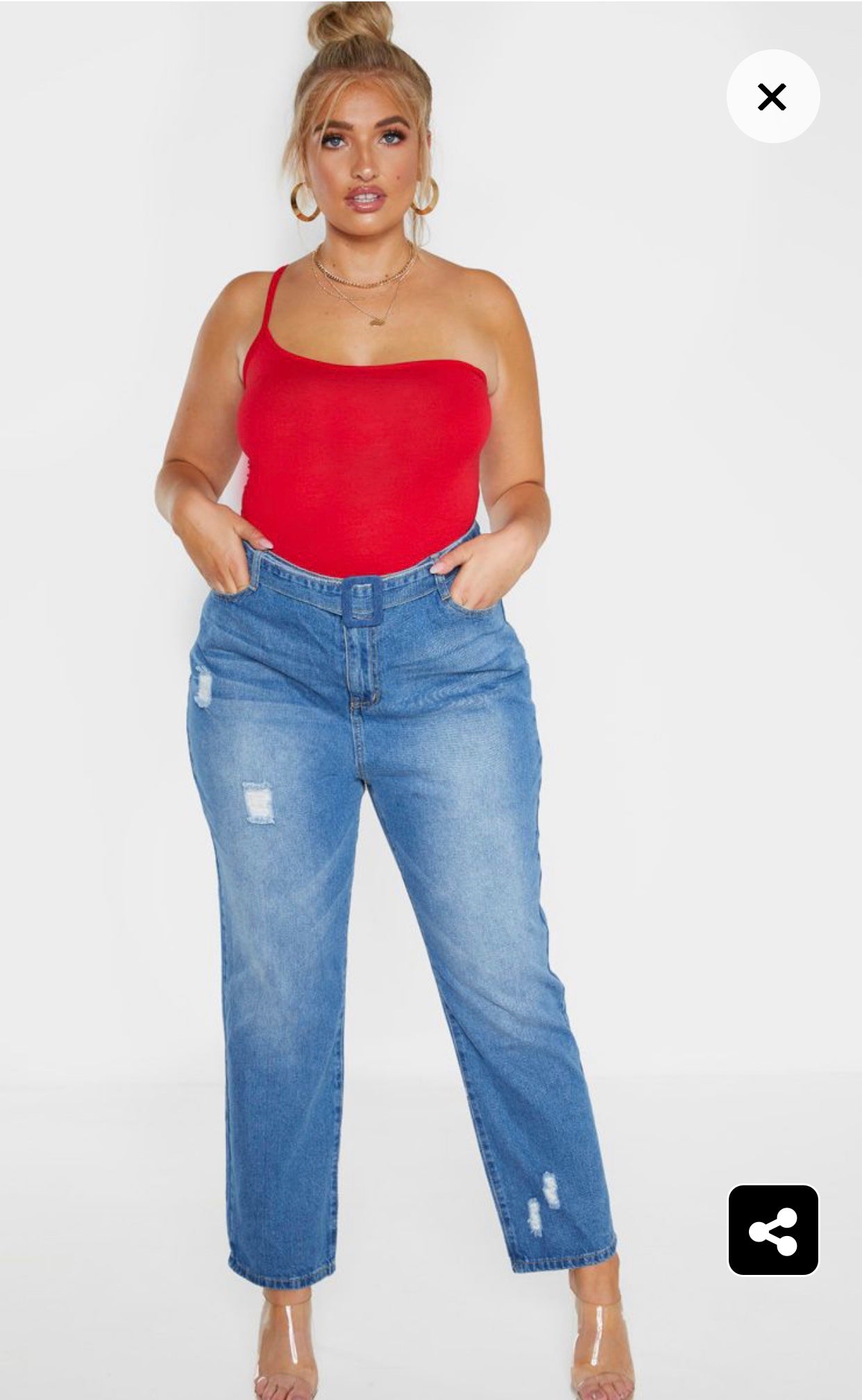 Jean droit bleu délavé à taille haute et détail ceinture