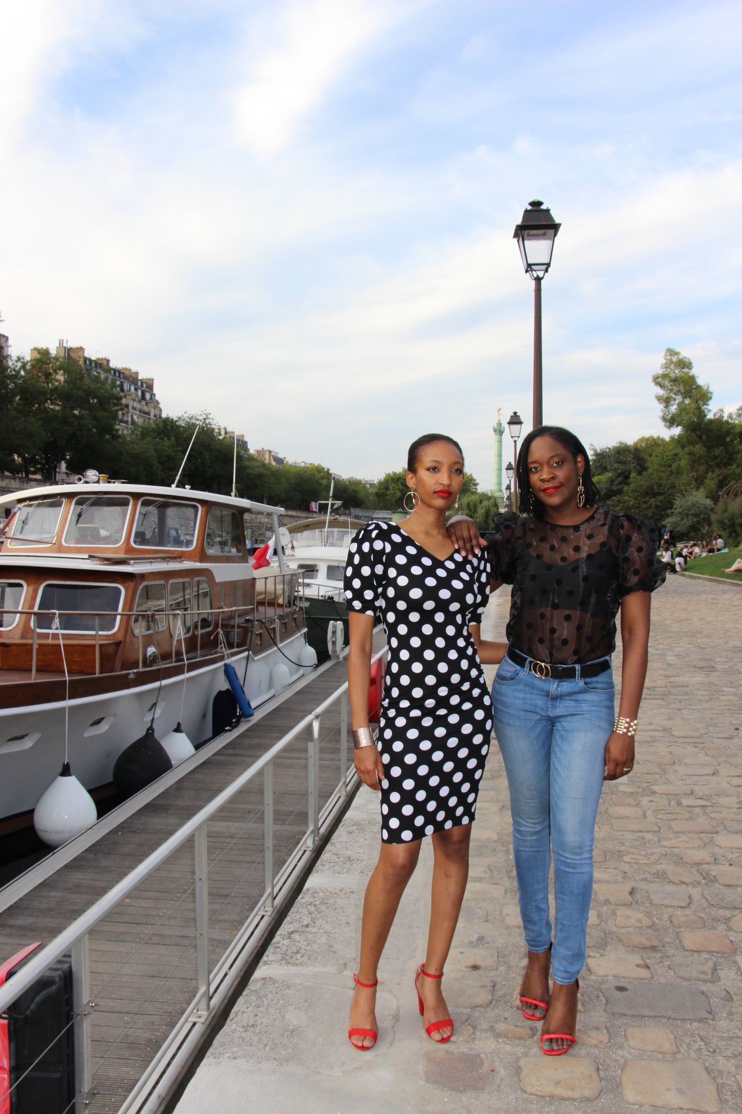 Top à manches bouffantes à pois en organza