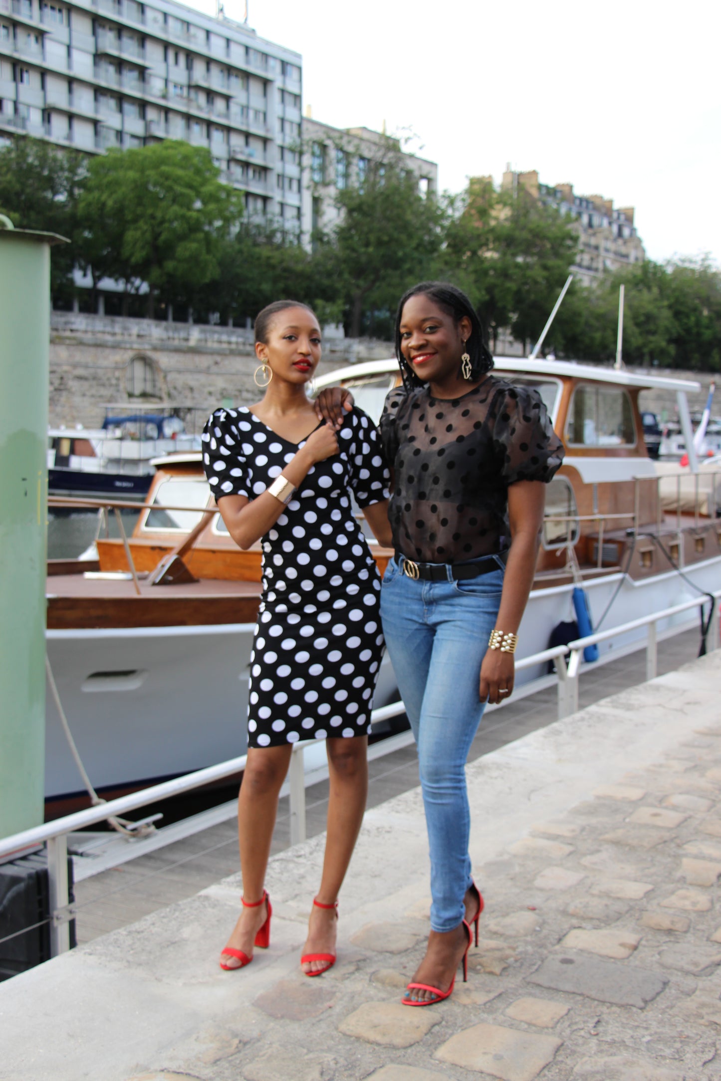 Top à manches bouffantes à pois en organza