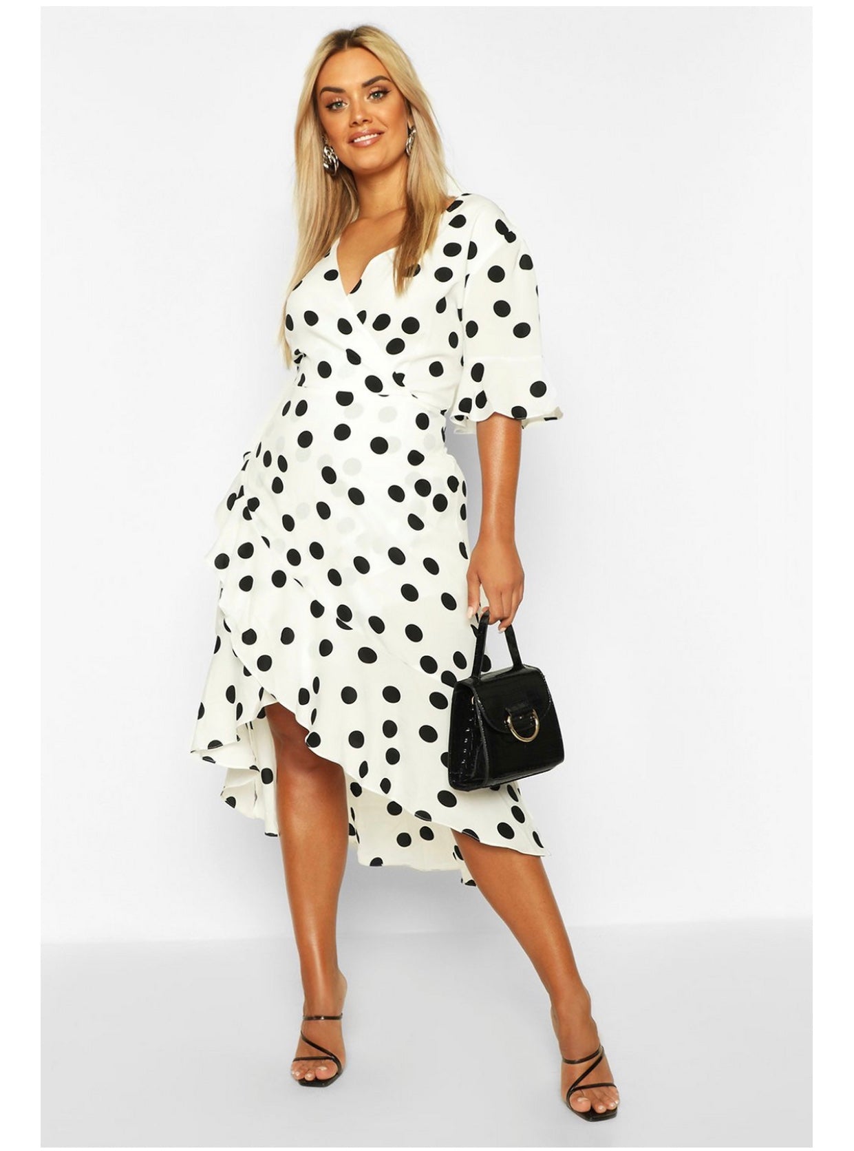 Robe midi nouée à la taille à pois et volants
