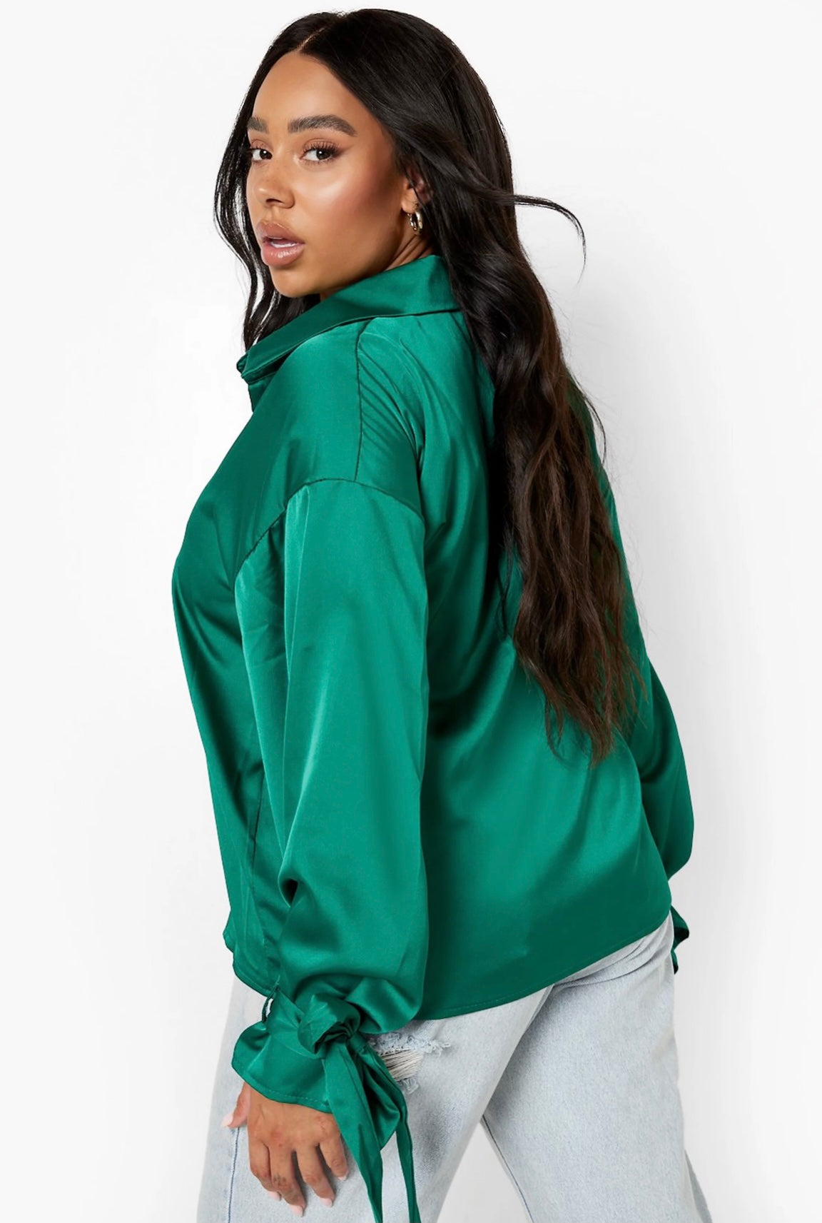 Chemise satinée à manches longues nouées