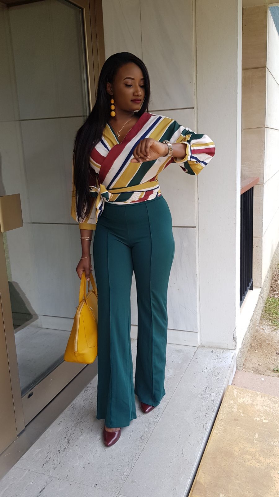 Blouse portefeuille à rayures avec ceinture