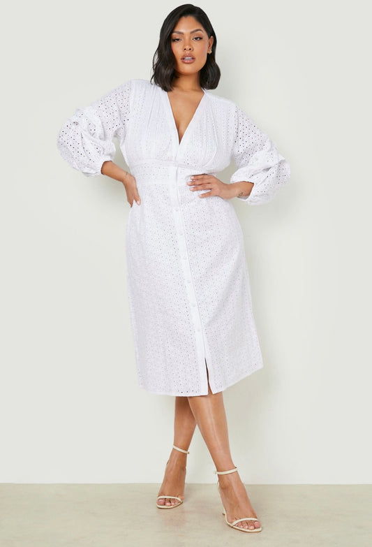 Robe en broderie anglaise à manches volumineuses