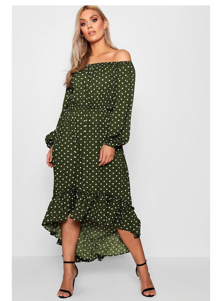 Robe maxi à épaules dénudées et volants