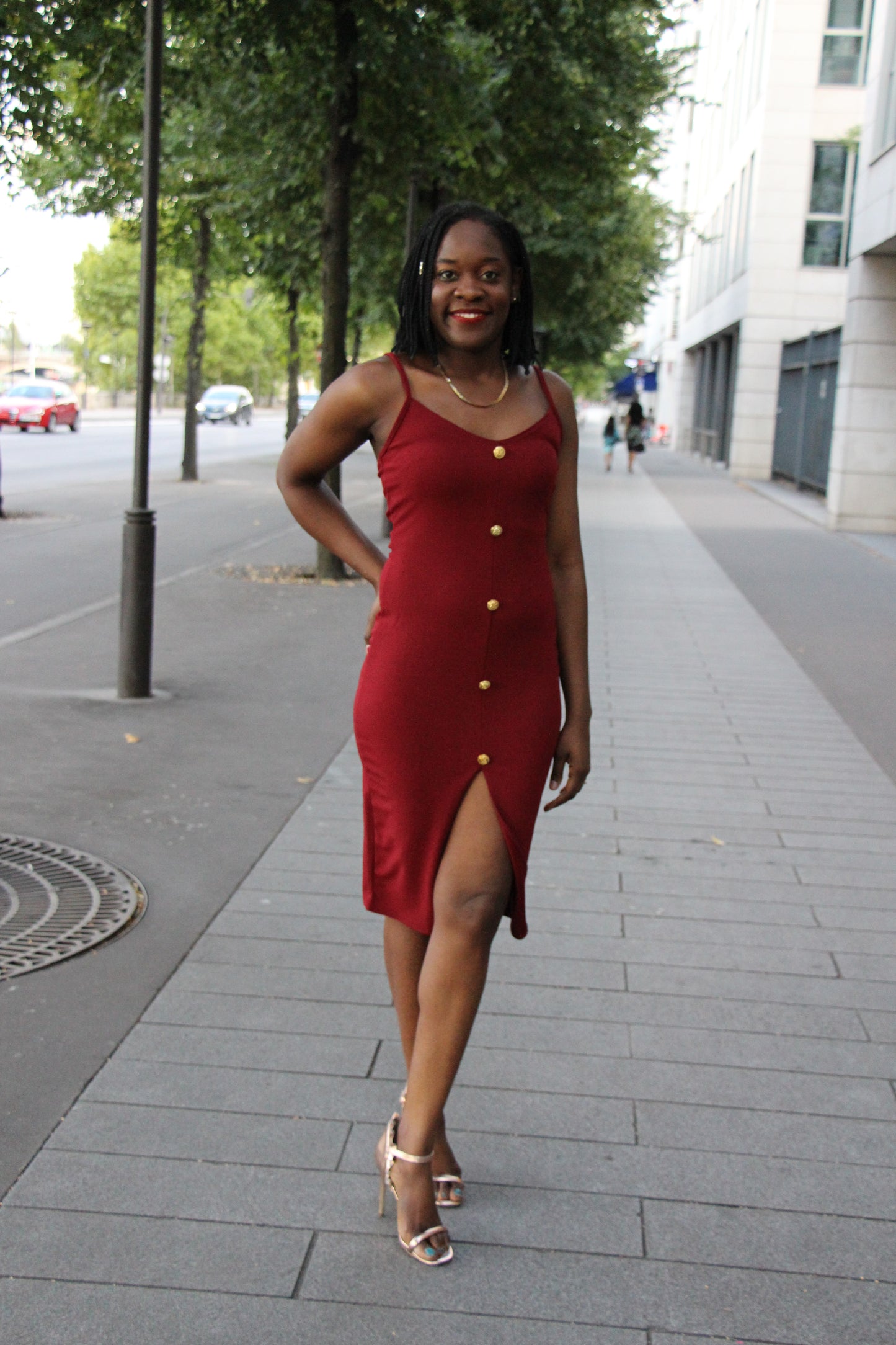 Robe midi à détail boutonné