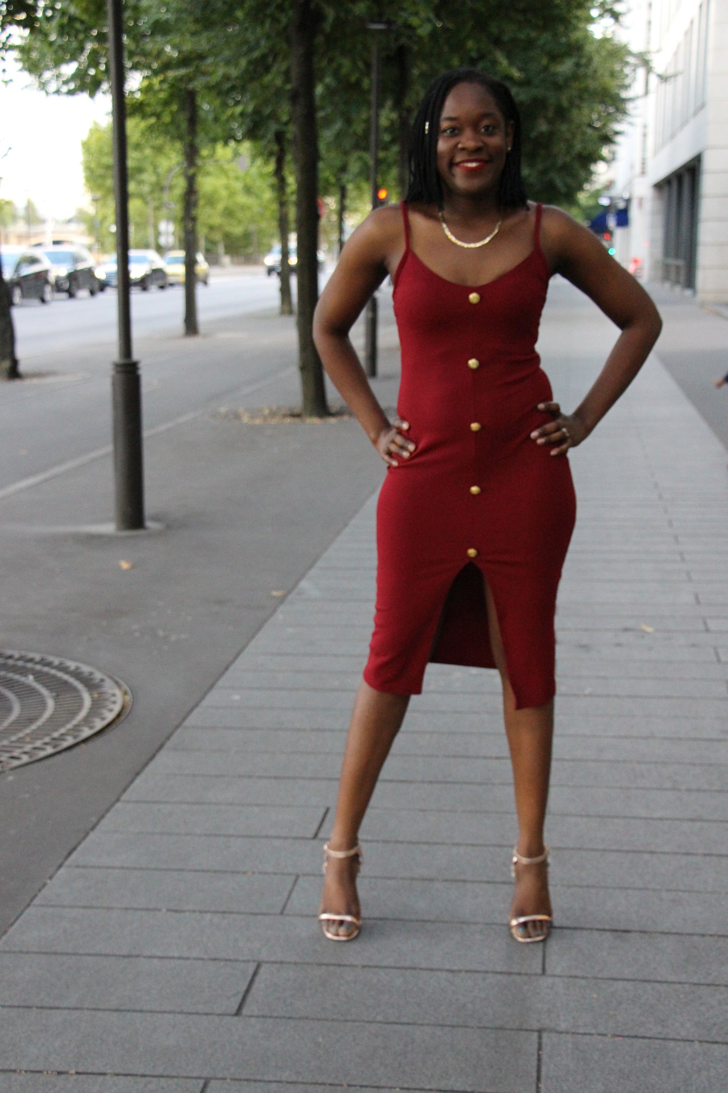 Robe midi à détail boutonné