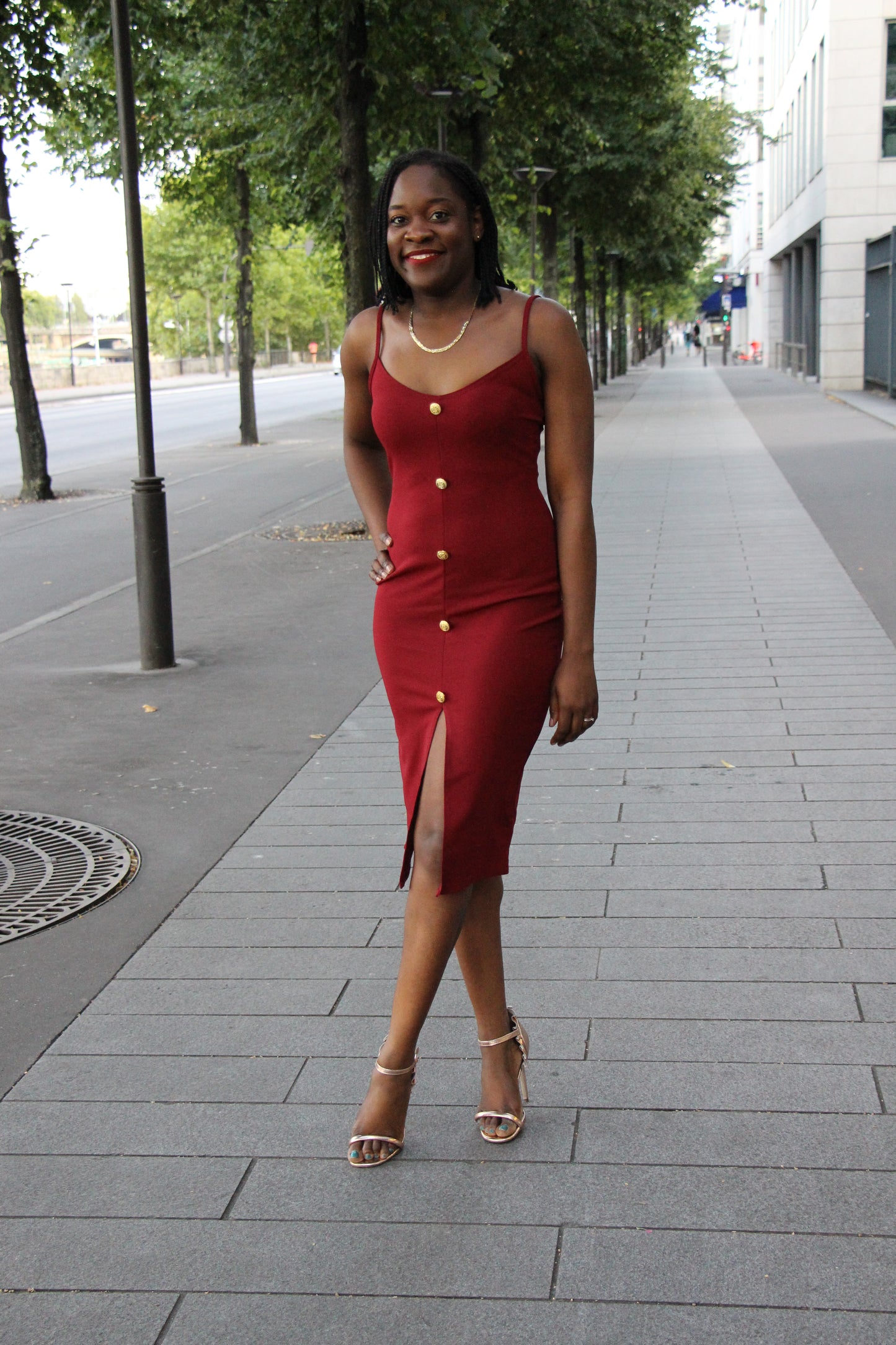 Robe midi à détail boutonné